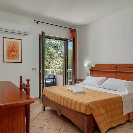 Ispinigoli 3*