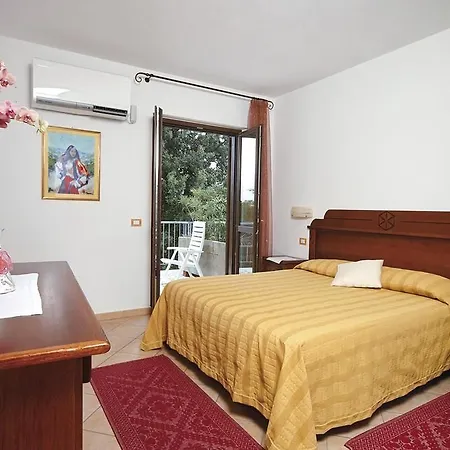 Ispinigoli 3* دورغالي